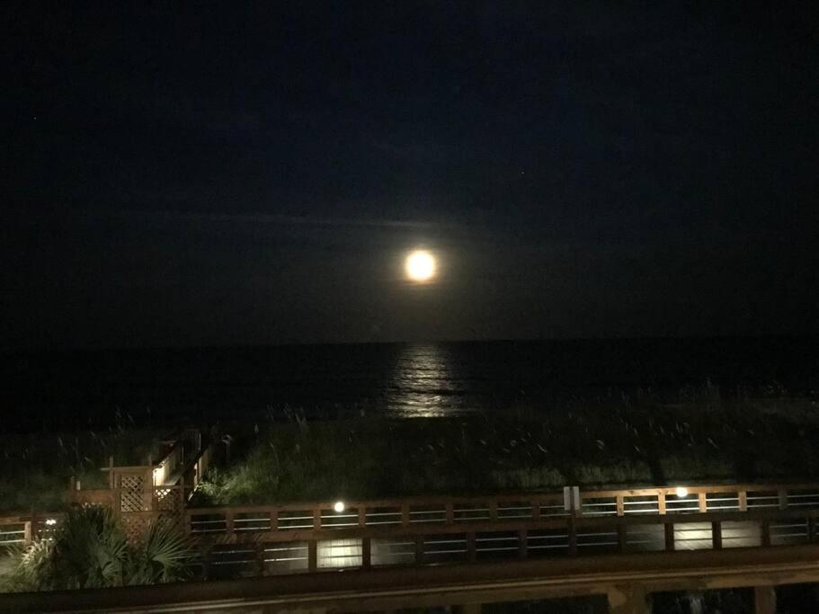 Oceanfront * Pool * Elevator * Boardwalk Lejlighed Carolina Beach Eksteriør billede